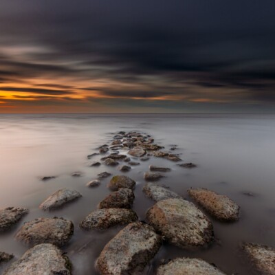 Stenen in de zee